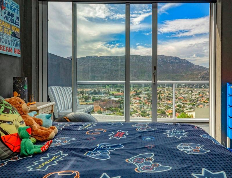 5 Bedroom Property for Sale in Fish Hoek Western Cape